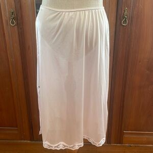 Vintage Maidenform Delectables 65001-AV pink half slip lace side slits women’s S